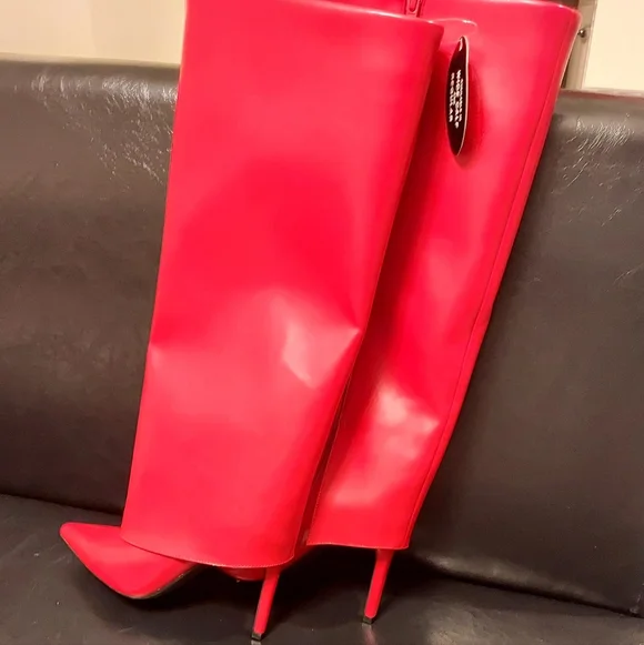 INC International Concepts SKYLAR Bold Red Heeled Boots NiB Sz 6.5 - Picture 3 of 6